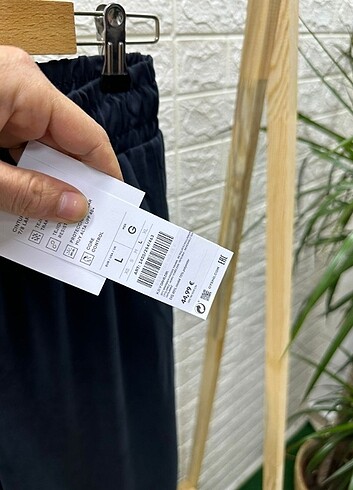 l Beden siyah Renk OYSHO marka etiketli ????? kartlı ???? modal kumaş jogger SINIRL