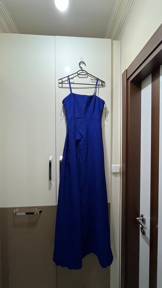 Uzun Mavi Drapeli Askılı Abiye Elbise - Görsel 3
