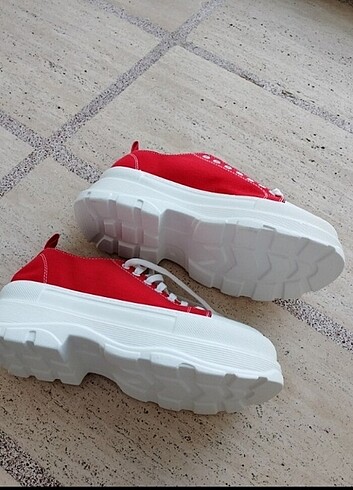 Converse Topuklu Spor Ayakkabı