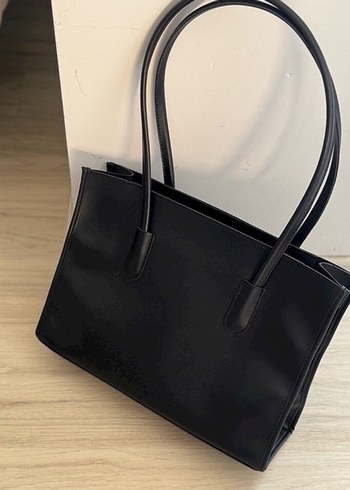 Siyah Deri Minimalist Kadın Çanta
