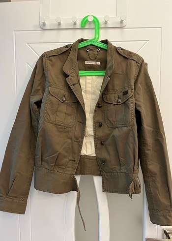levis m