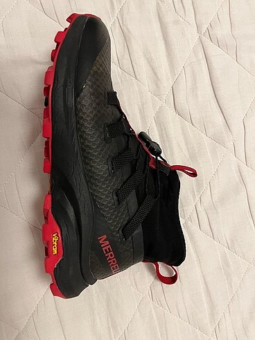 37 Beden Merrell bot