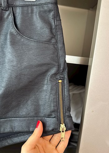 Kadın Gri Deri Mini Şort - Görsel 2