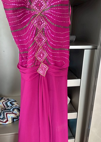 Pembe İşlemeli V Yakalı Uzun Abiye Elbise - Görsel 2