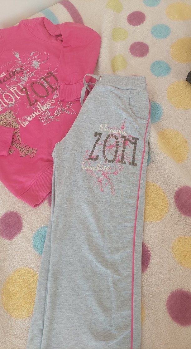 Kızlar için Gri Eşofman Altı ve Pembe Sweatshirt - Görsel 2