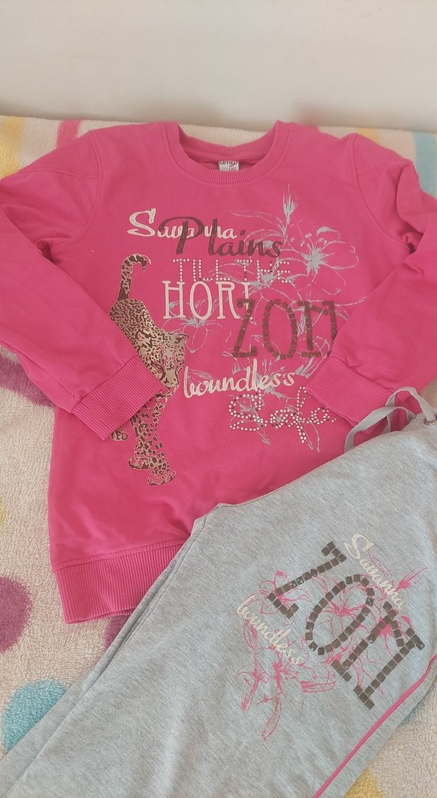 Kızlar için Gri Eşofman Altı ve Pembe Sweatshirt - Görsel 3