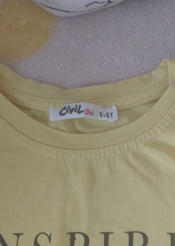 Sarı Kelebek Baskılı Kız Tişörtü - Görsel 3