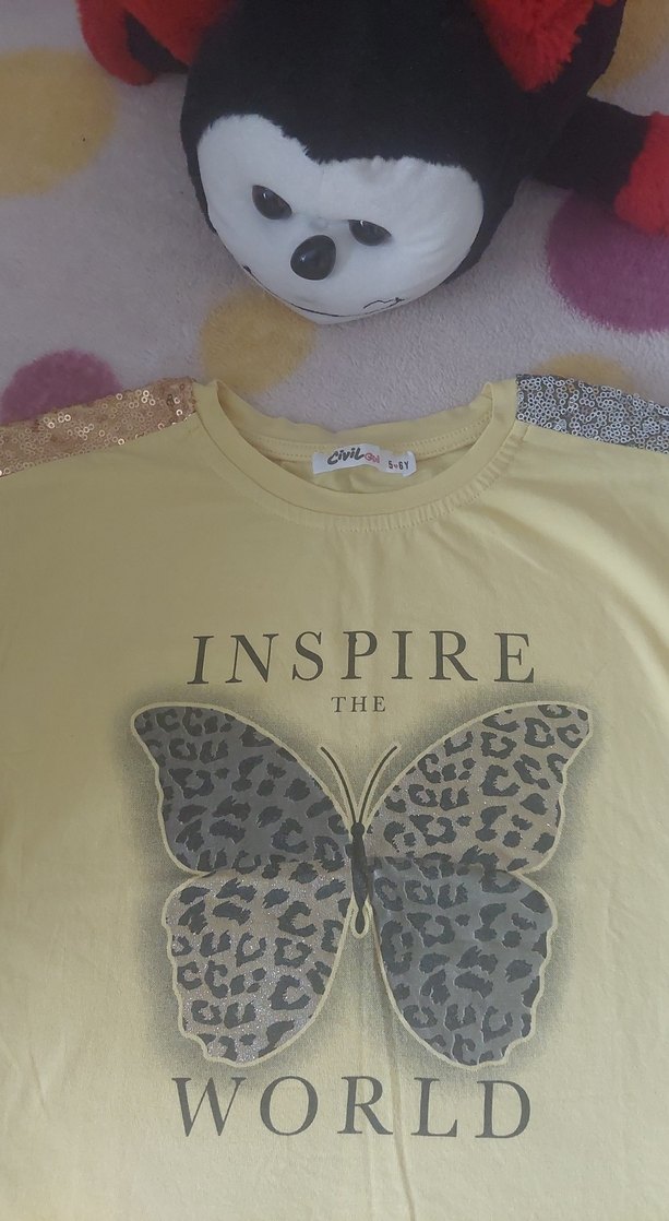 Sarı Kelebek Baskılı Kız Tişörtü - Görsel 2