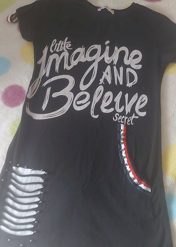 Kızlar için Siyah V-Yaka Baskılı Tişört - Görsel 2