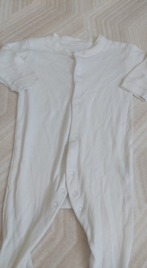 Beyaz Bebek Hastane Tulumu, Uzun Kollu, Düğmeli - Görsel 2