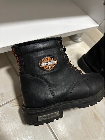 Harley Davidson kadın bot