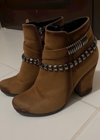 Kahverengi Süet Dolgu Topuklu Kadın Bot - Görsel 5