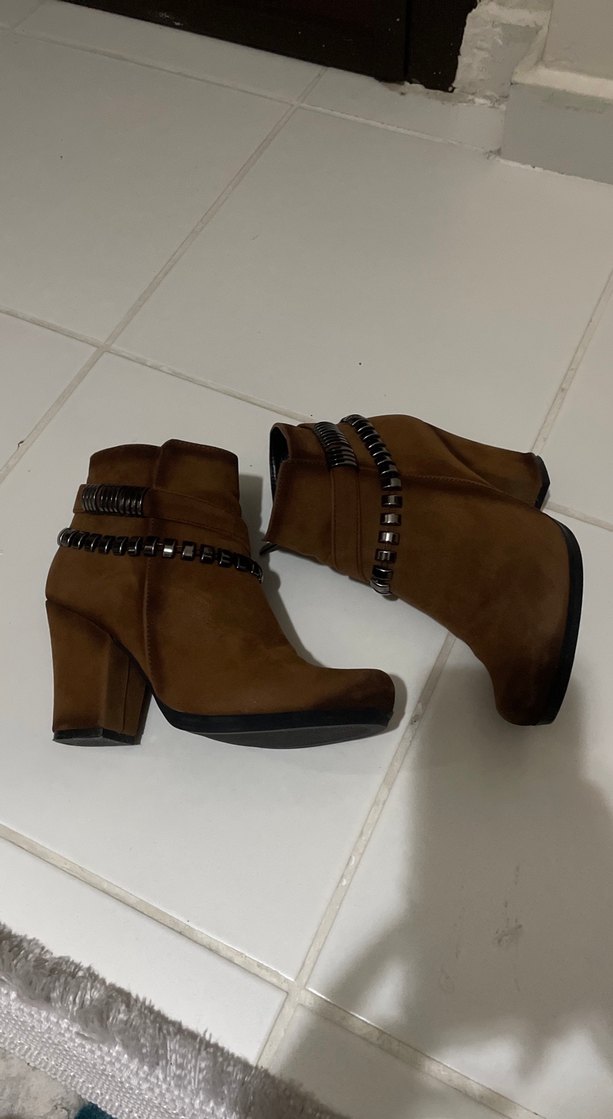 Kahverengi Süet Dolgu Topuklu Kadın Bot - Görsel 3