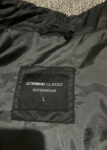 LC Waikiki Classic Siyah Erkek Dış Giyim Rozeti - Görsel 2