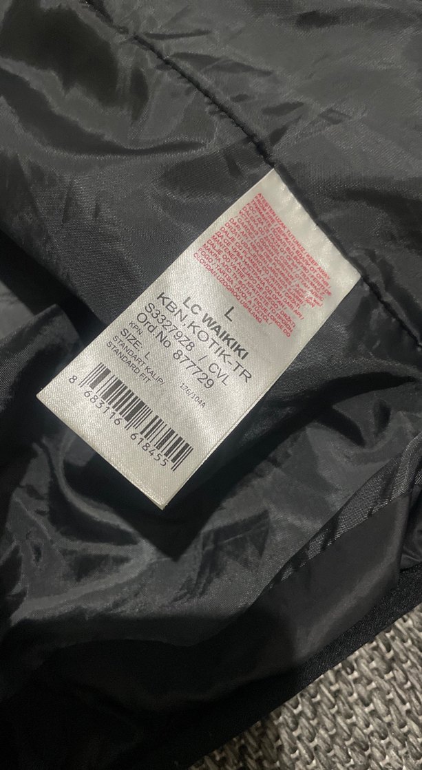 LC Waikiki Classic Siyah Erkek Dış Giyim Rozeti - Görsel 3