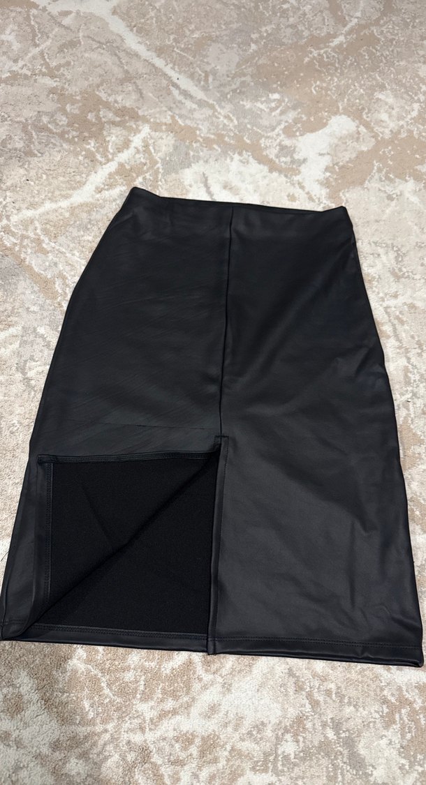 Siyah Uzun Deri Görünümlü Kalem Etek - Görsel 2