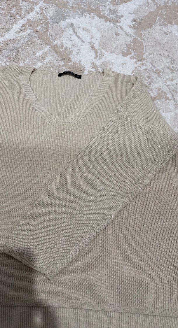 Bej V Yaka Kadın Keten Triko Kazak - Görsel 4