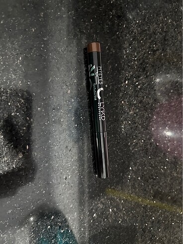 Lykd eyeshadaw Stix