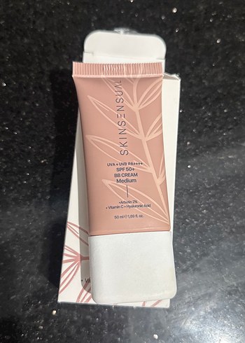 Beden Renk Orta Ton Parlak Bej BB Krem SPF50+