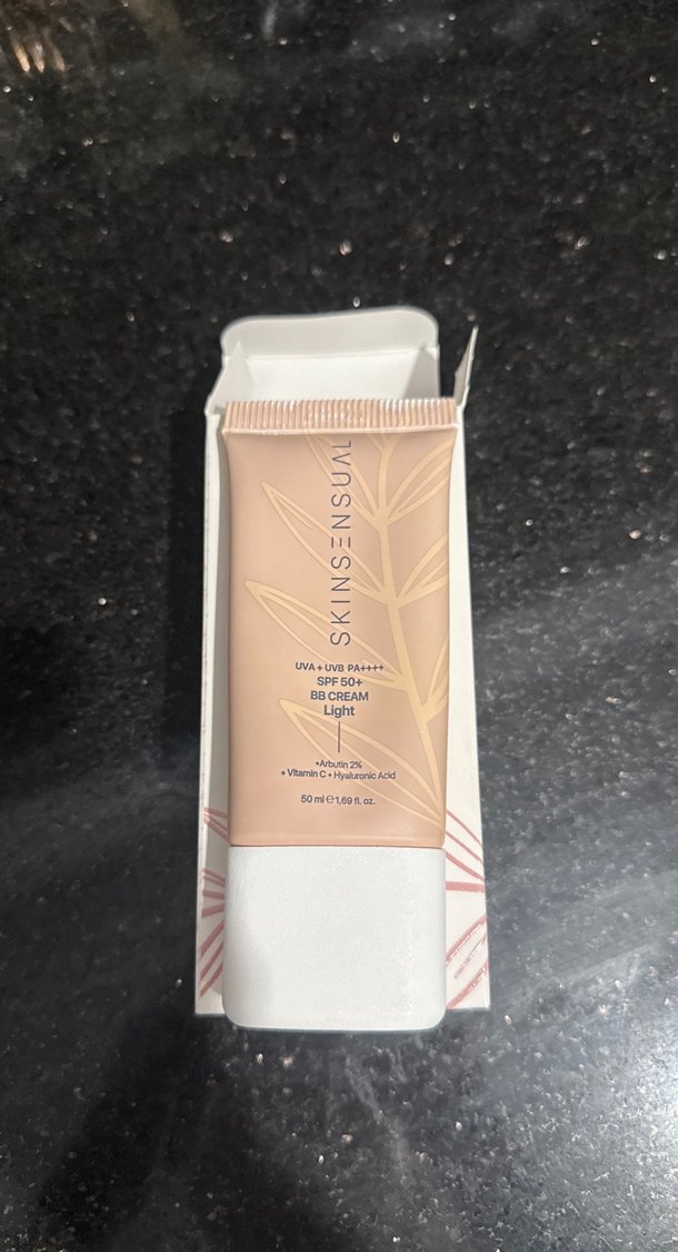 Skinsensual SPF50+ Açık Ton BB Krem - Görsel 3