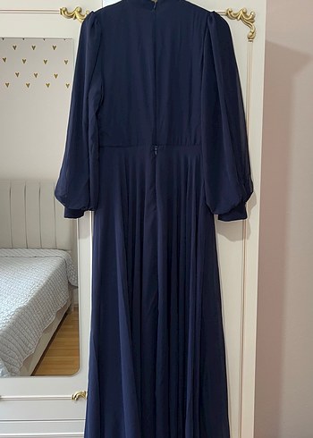 42 Beden Lacivert Drape Detaylı İşlemeli Tesettür Abiye Elbise
