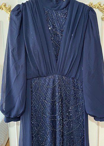 Lacivert İşlemeli Tesettür Abiye - Görsel 4