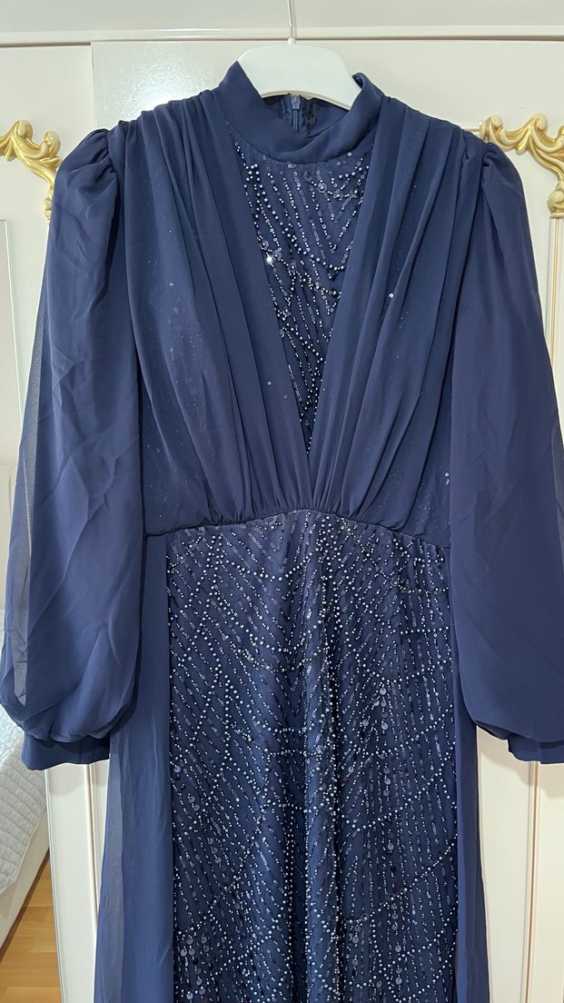 Lacivert İşlemeli Tesettür Abiye - Görsel 4