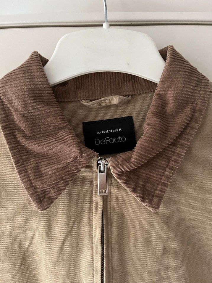 Kadife Yakalı Bej Ceket - Görsel 2