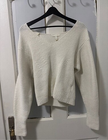 H&M V yaka kaza