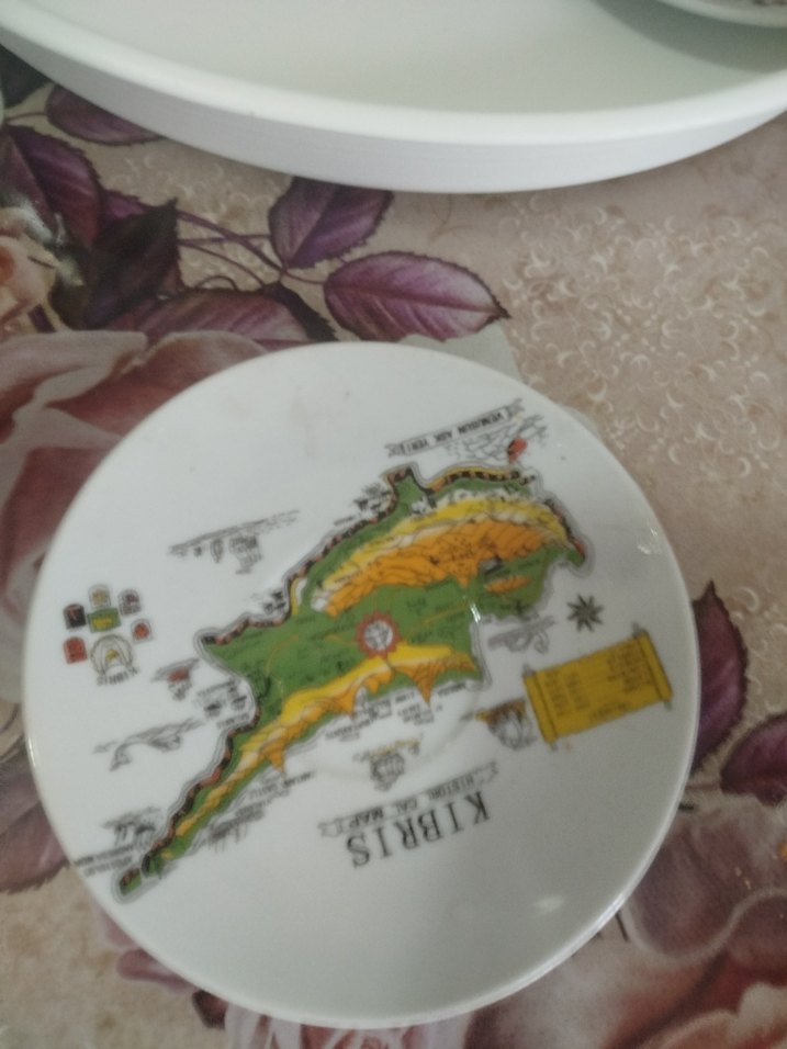 Beyaz Desenli 9 kisilik  Fincan ve Tabak Seti - Görsel 2