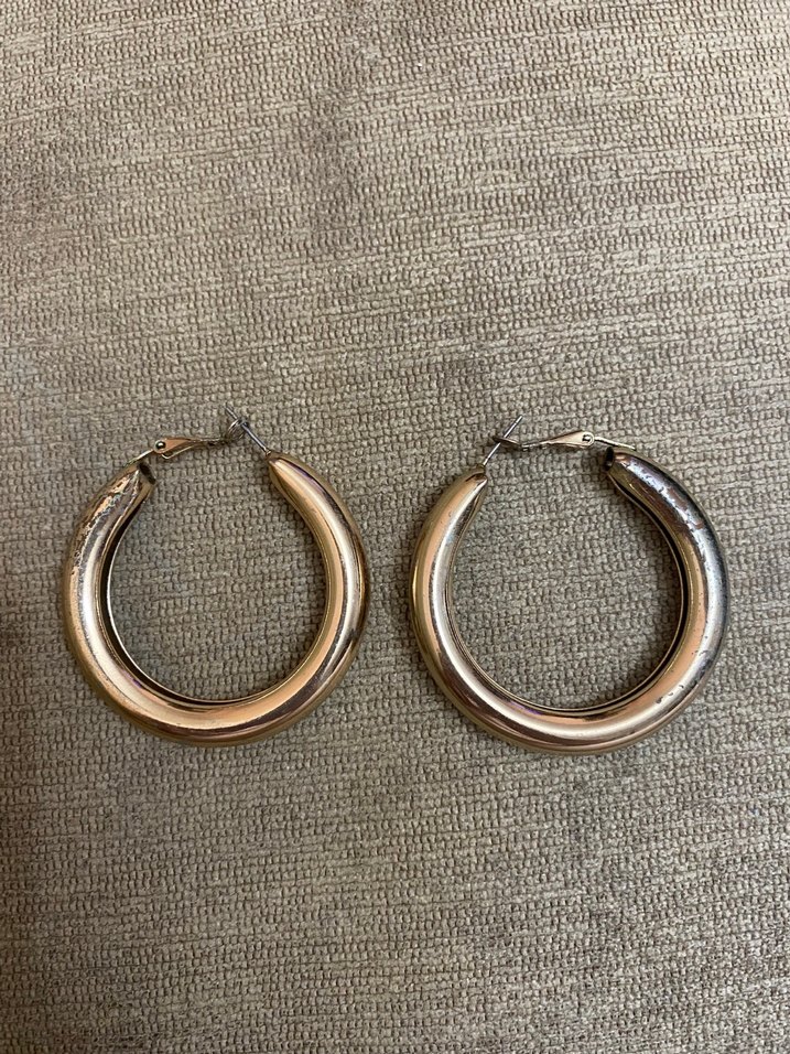 Altın Tokalı Küpe - Görsel 2