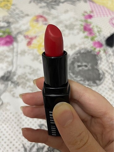 Beden Bobbi Brown ruj