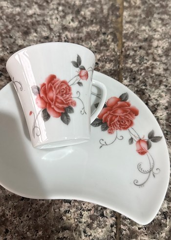 Gül Desenli Beyaz Fincan ve Tabak Seti 6 lı - Görsel 2