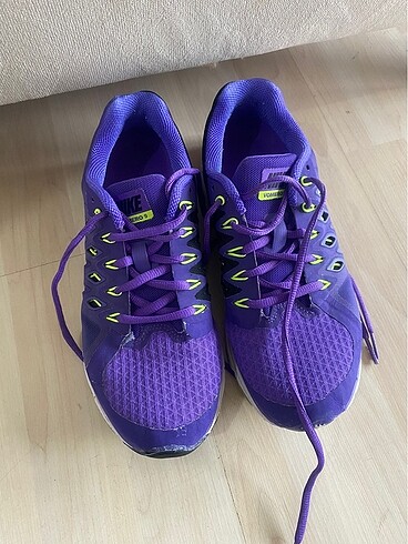 Nike spor ayakkabı