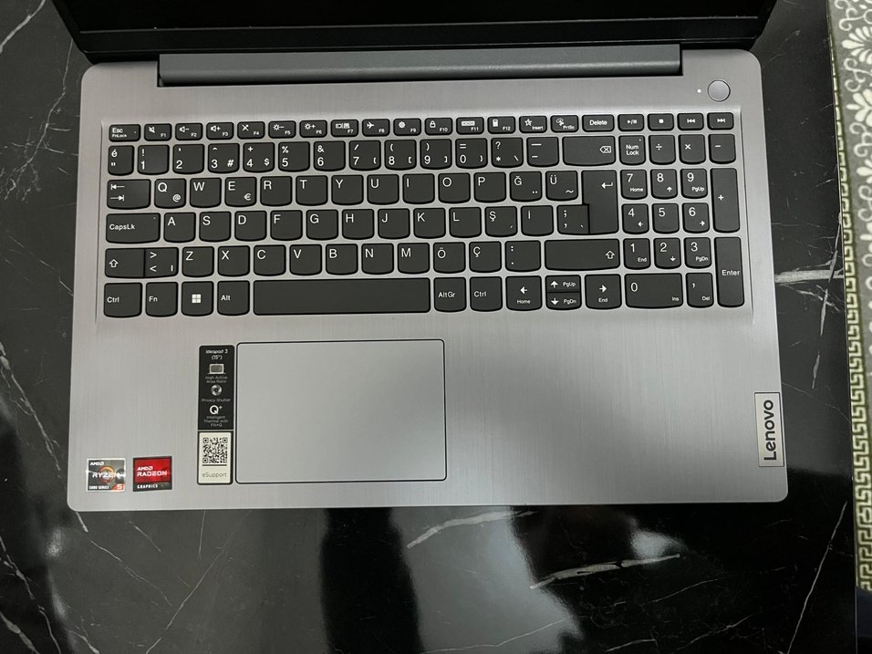 Gri Renkli Laptop Bilgisayar - Görsel 5