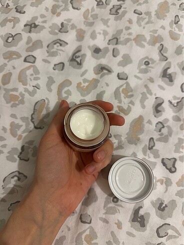 Clinique moisture surge intense nemlendirici krem - Görsel 3