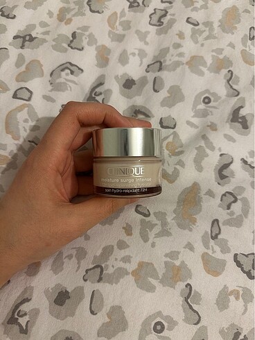 Clinique moisture surge intense nemlendirici krem - Görsel 2