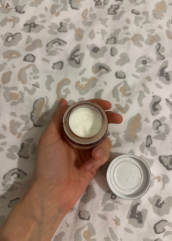 Clinique moisture surge intense nemlendirici krem - Görsel 3