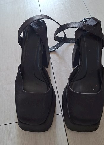 Bershka Siyah Gotik Platform Topuklu Kadın Ayakkabı