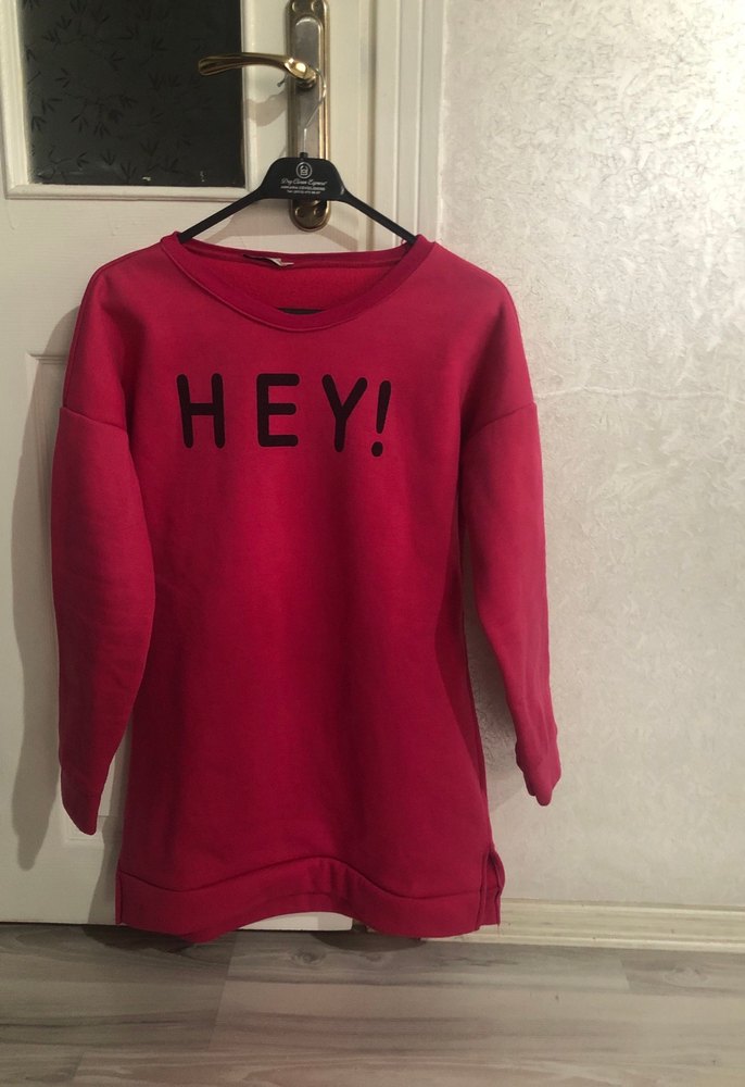 Kırmızı Uzun Kollu Sweatshirt "HEY!" Baskılı - Görsel 2