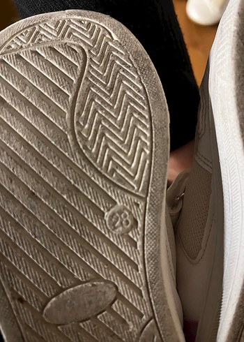 Kızlar için beyaz bağcıksız spor ayakkabı - Görsel 3