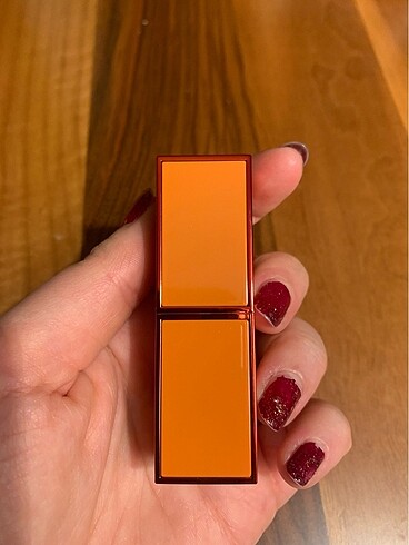 Beden kırmızı Renk Tom Ford ruj