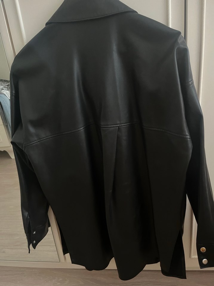 Düğmeli Siyah Midi Deri Ceket - Görsel 4