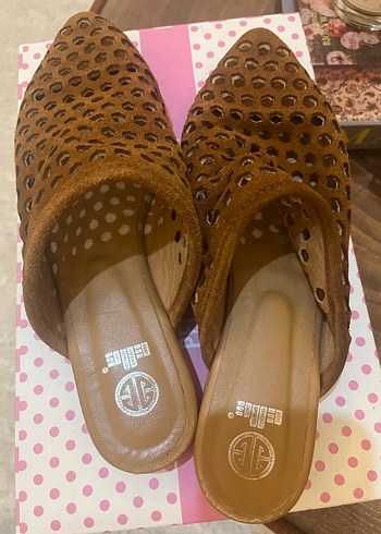 Dantel Detaylı Kahverengi Dolgu Topuklu Kadın Terlik - Görsel 6