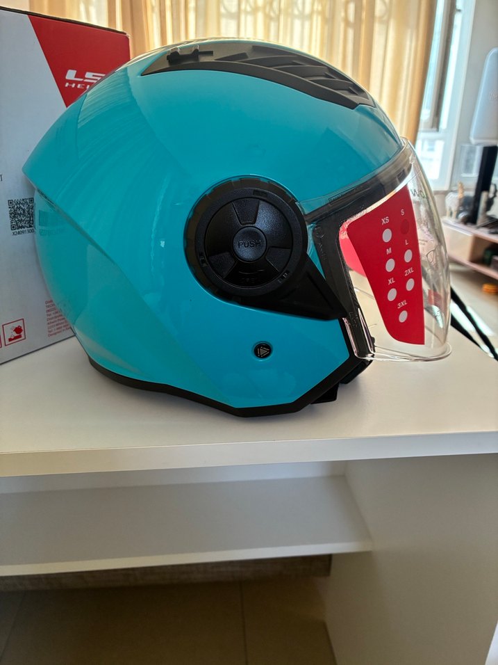 Turkuaz Renkli LS2 Airflow II Etiketi Üzerinde - Görsel 3