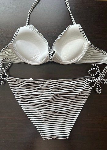 36 Beden siyah Renk Çizgili Bikini Takımı