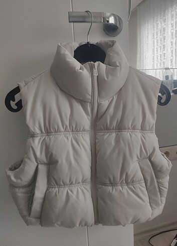 H&m kadın pofuduk crop yelek