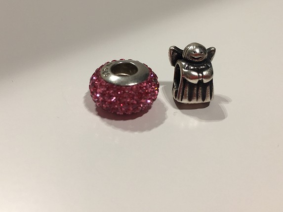 Pandora Pandora charm