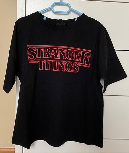 m Beden stranger things temalı t-shirt