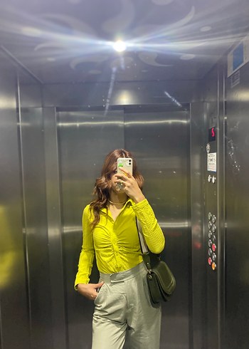 Diğer Sarı V Yaka Transparan Bluz